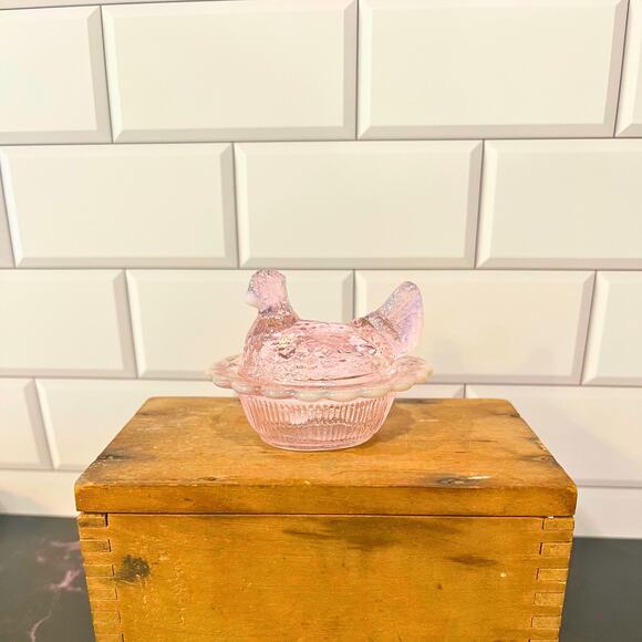 Mini Pink Opalescent Glass Mosser Hen on Nest - Picture 2 of 5